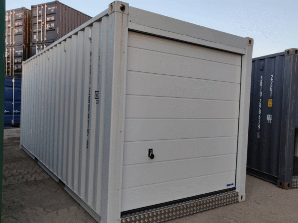 Nuevo contenedor 20′ (6 metros) | 20’DD Con puertas adicionales | MCKU2004798 – TALLINN (con puerta elevable) Gris claro