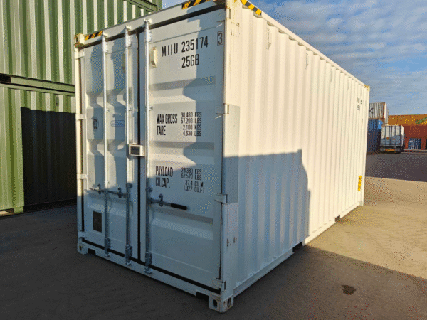 Nuevo contenedor 20′ - 6 metros - MIIU2351743 TALLIN blanco