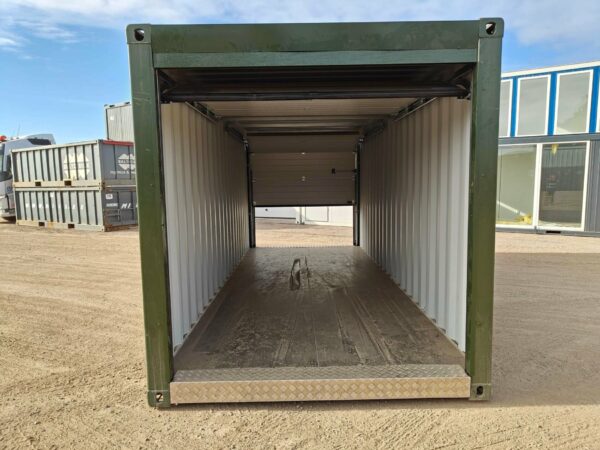 Nuevo contenedor 20′ 6 metros | Con puertas adicionales | MCKU2004798 – TALLINN  Verde oscuro